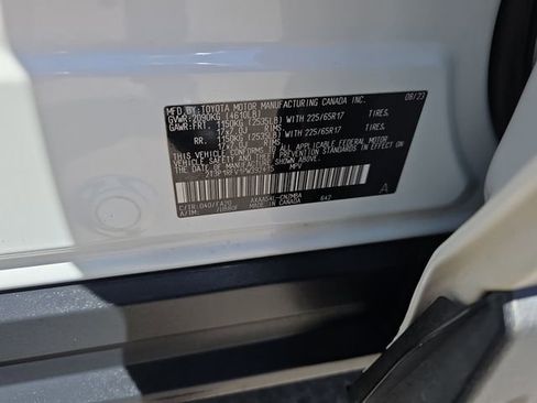 Used 2023 Toyota RAV4 XLE AWD/4WD image 36