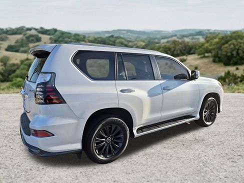 Used 2023 Lexus GX 460 Luxury w/ Sport Design Package AWD/4WD image 10