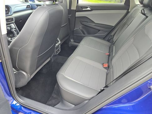 Used 2023 Volkswagen Taos SE w/ Panoramic Sunroof Package AWD/4WD image 21