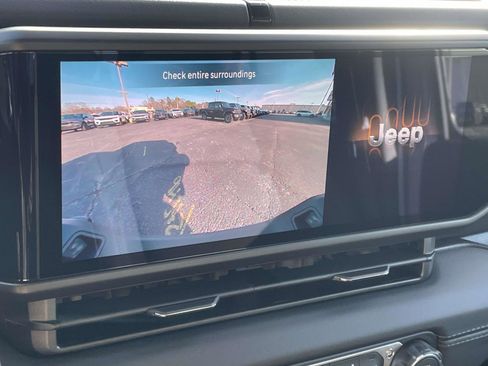 New 2026 Jeep Gladiator Sahara image 20