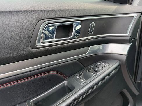 Used 2017 Ford Explorer Sport image 10