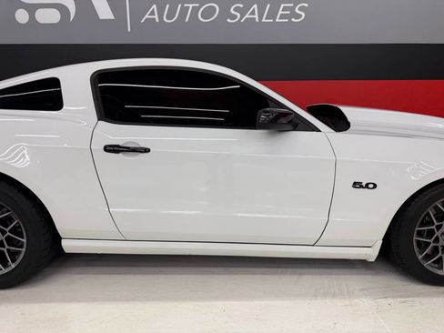 Used 2013 Ford Mustang GT Premium w/ Comfort Pkg image 34