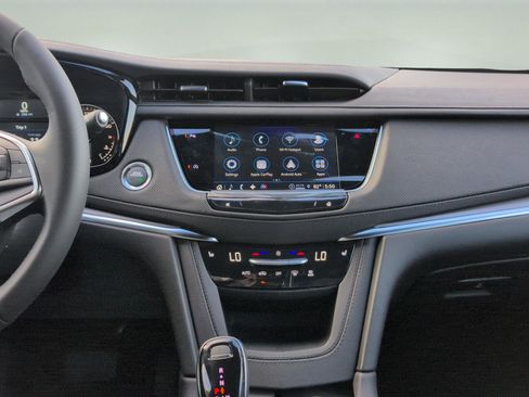 New 2025 Cadillac XT5 Luxury image 10