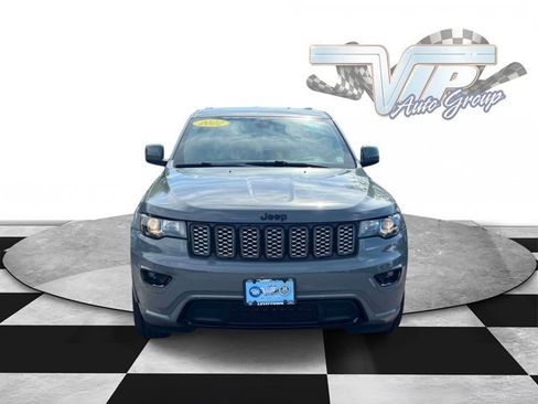 Used 2022 Jeep Grand Cherokee Laredo X AWD/4WD image 2