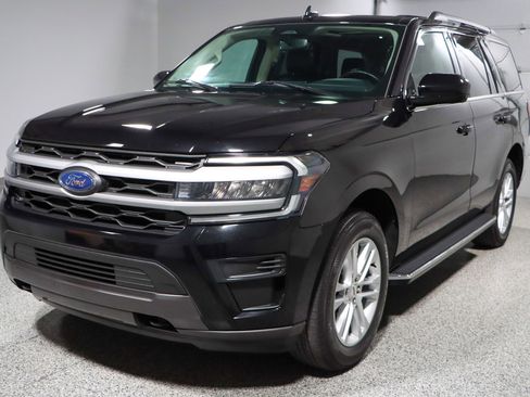 Used 2022 Ford Expedition XLT image 35
