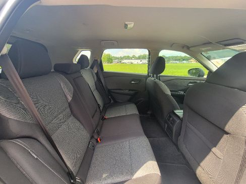 Used 2022 Nissan Rogue SV AWD/4WD image 29