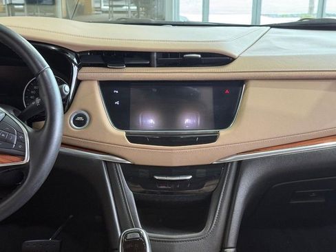 Used 2019 Cadillac XT5 Platinum w/ Trailering Package AWD/4WD image 11
