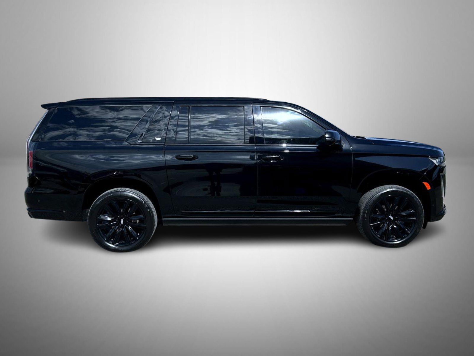 Certified 2024 Cadillac Escalade ESV Sport w/ Touring Package AWD/4WD image 4