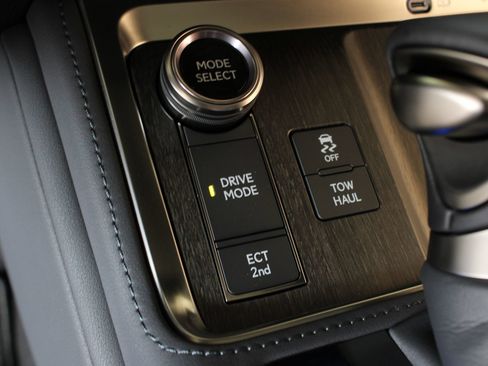 Used 2026 Lexus GX 550 AWD/4WD image 12