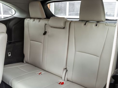 Used 2020 Toyota Highlander Platinum image 32