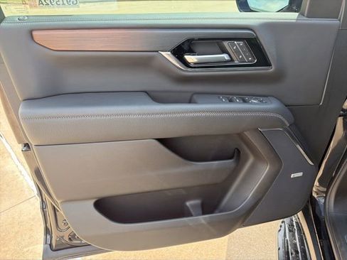 Used 2026 GMC Yukon XL Denali w/ LPO, Floor Liner Package AWD/4WD image 9