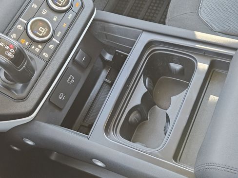 Used 2020 Land Rover Defender 110 First Edition image 21