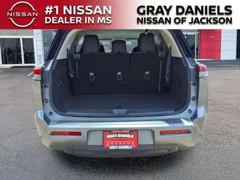 New 2026 Nissan Pathfinder SL FWD image 8
