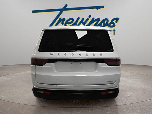Used 2024 Jeep Wagoneer Series II w/ Flexible Seating Group AWD/4WD image 9