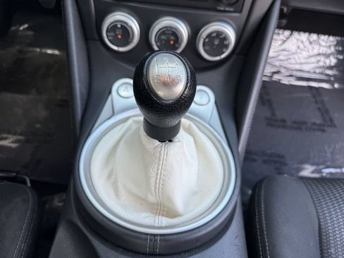 Used 2016 Nissan 370Z Coupe RWD image 18