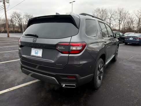 New 2026 Honda Pilot Touring image 5