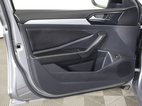 Used 2025 Volkswagen Jetta Sport image 21