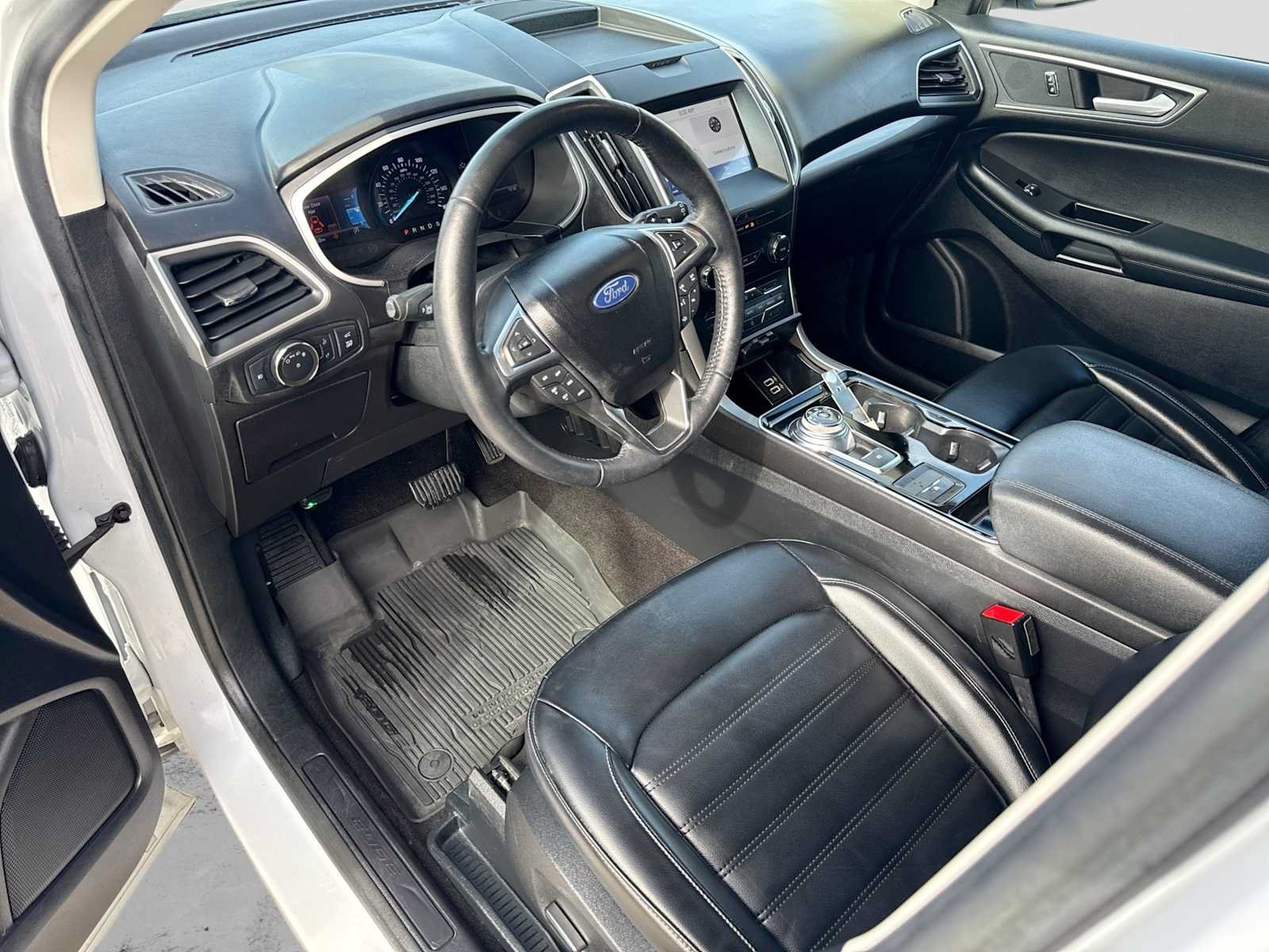 Used 2020 Ford Edge SEL w/ Convenience Package AWD/4WD image 2