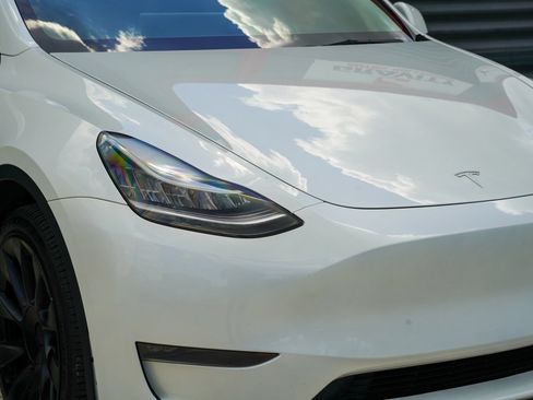 Used 2023 Tesla Model Y Long Range AWD/4WD image 7