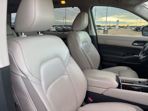 Used 2023 Nissan Pathfinder SL image 22