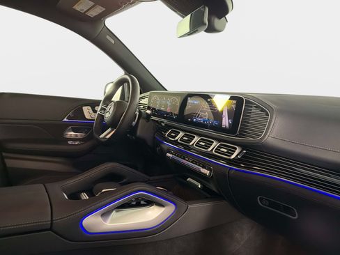 Used 2025 Mercedes-Benz GLS 580 4MATIC image 26