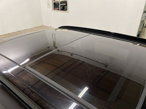 Used 2025 Volvo XC40 B5 Plus image 24