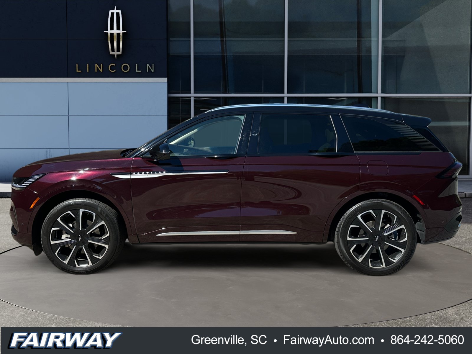 Used 2024 Lincoln Nautilus Reserve w/ Equipment Group 203A AWD/4WD image 8