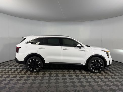 Used 2025 Kia Sorento EX AWD/4WD image 6