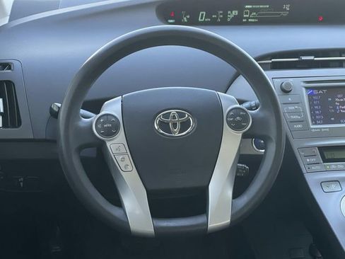 Used 2015 Toyota Prius Three image 7