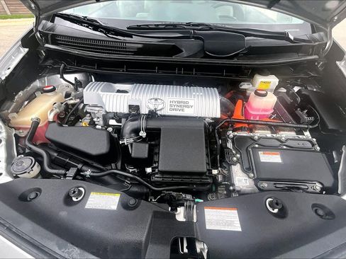 Used 2017 Toyota Prius V Four image 30