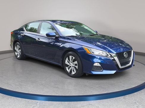Used 2019 Nissan Altima 2.5 S FWD image 3