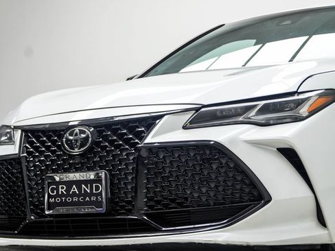 Used 2020 Toyota Avalon Touring w/ All Weather Liner Package FWD image 2