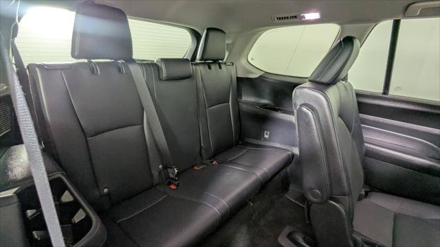 Used 2025 Toyota Grand Highlander AWD image 23