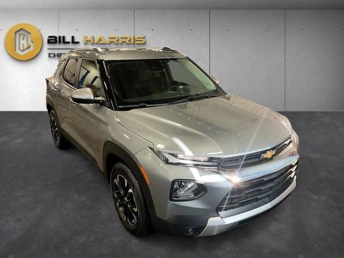 Used 2023 Chevrolet TrailBlazer LT w/ Convenience Package image 9