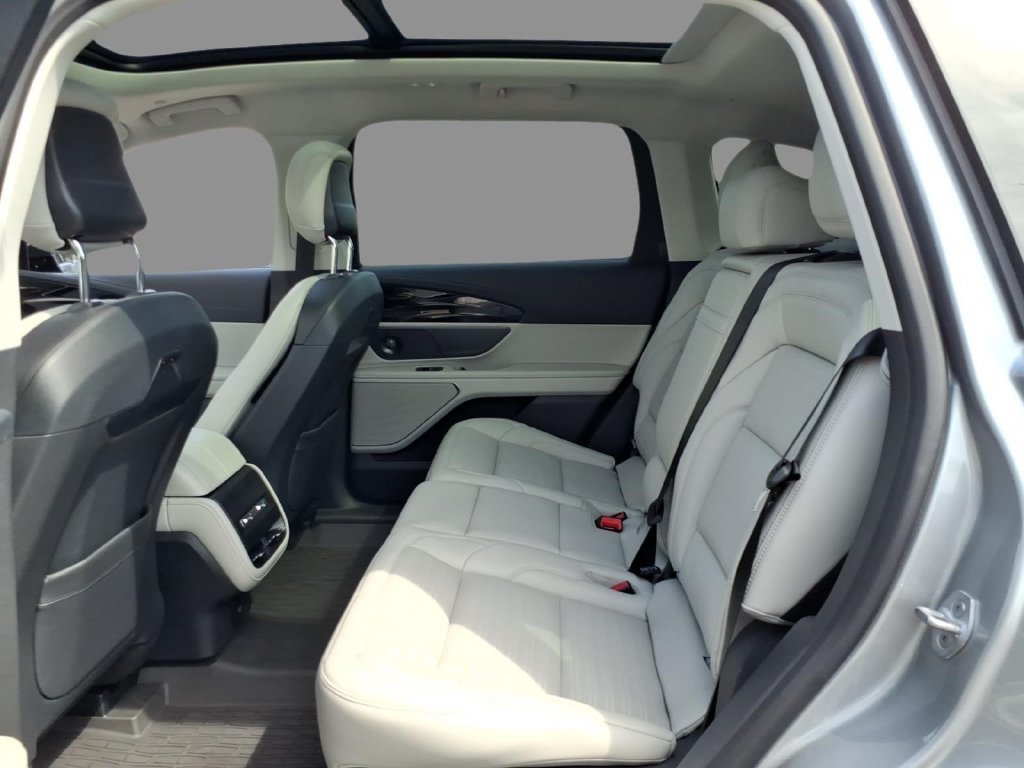 New 2026 Lincoln Nautilus Reserve AWD/4WD image 5