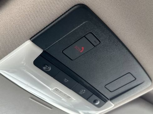Used 2025 Nissan Rogue SV FWD image 24