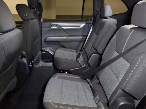 New 2026 GMC Acadia Elevation image 13