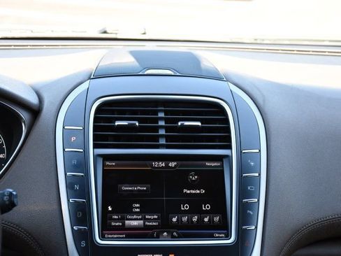 Used 2016 Lincoln MKX Reserve w/ Luxury Package image 22