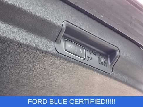 Used 2023 Ford Explorer XLT w/ Equipment Group 202A AWD/4WD image 22
