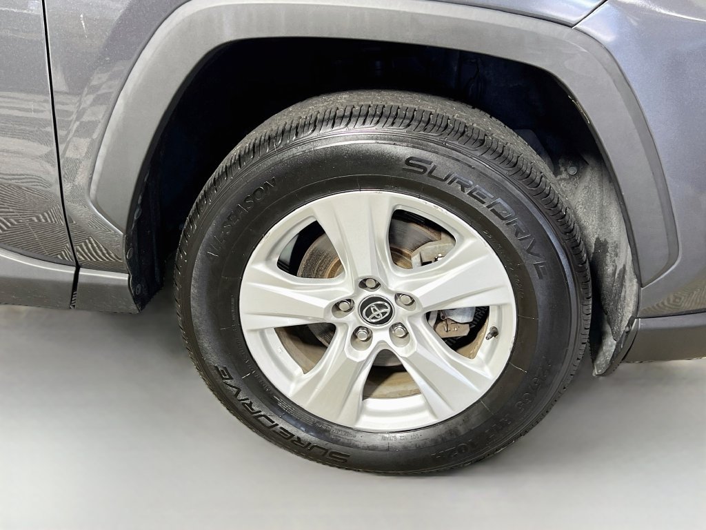 Used 2021 Toyota RAV4 XLE AWD/4WD image 11