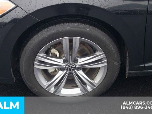 Used 2024 Volkswagen Jetta SE FWD image 12