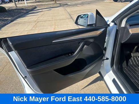 Used 2022 Tesla Model Y Long Range image 29