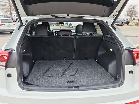 Used 2025 Volkswagen Atlas Cross Sport SEL Premium R-Line image 6