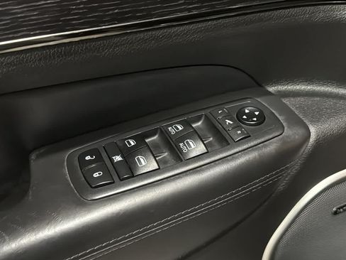 Used 2020 Jeep Grand Cherokee High Altitude AWD/4WD image 24