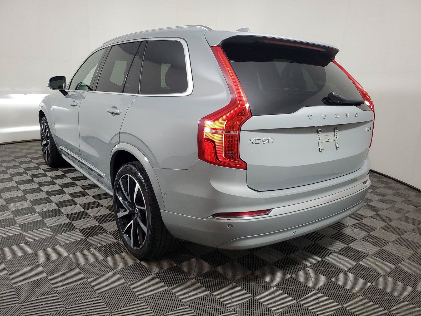 Certified 2024 Volvo XC90 B6 Plus AWD/4WD image 4