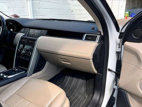 Used 2019 Land Rover Discovery Sport HSE AWD/4WD image 19