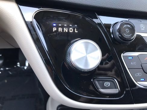 Used 2021 Chrysler Voyager Lxi FWD image 27