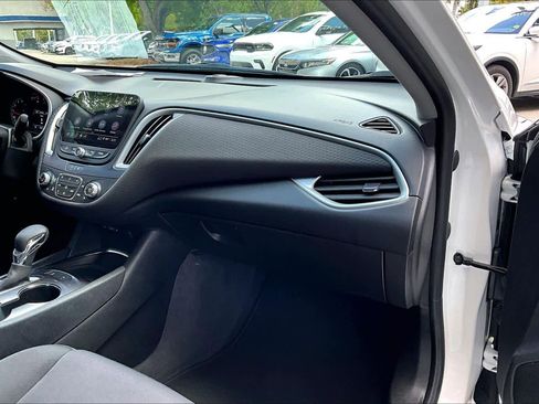 Used 2024 Chevrolet Malibu LT FWD image 18