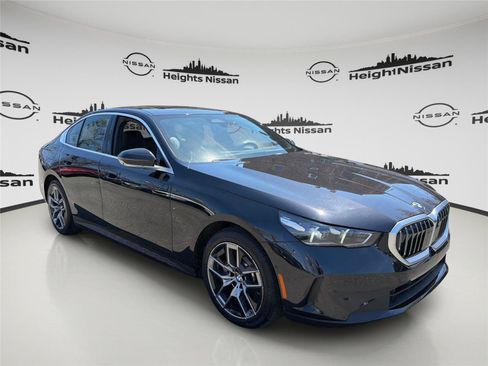 Used 2026 BMW 530i xDrive AWD/4WD image 7