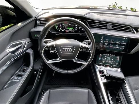Used 2021 Audi e-tron Premium Plus w/ Premium Plus Package image 5